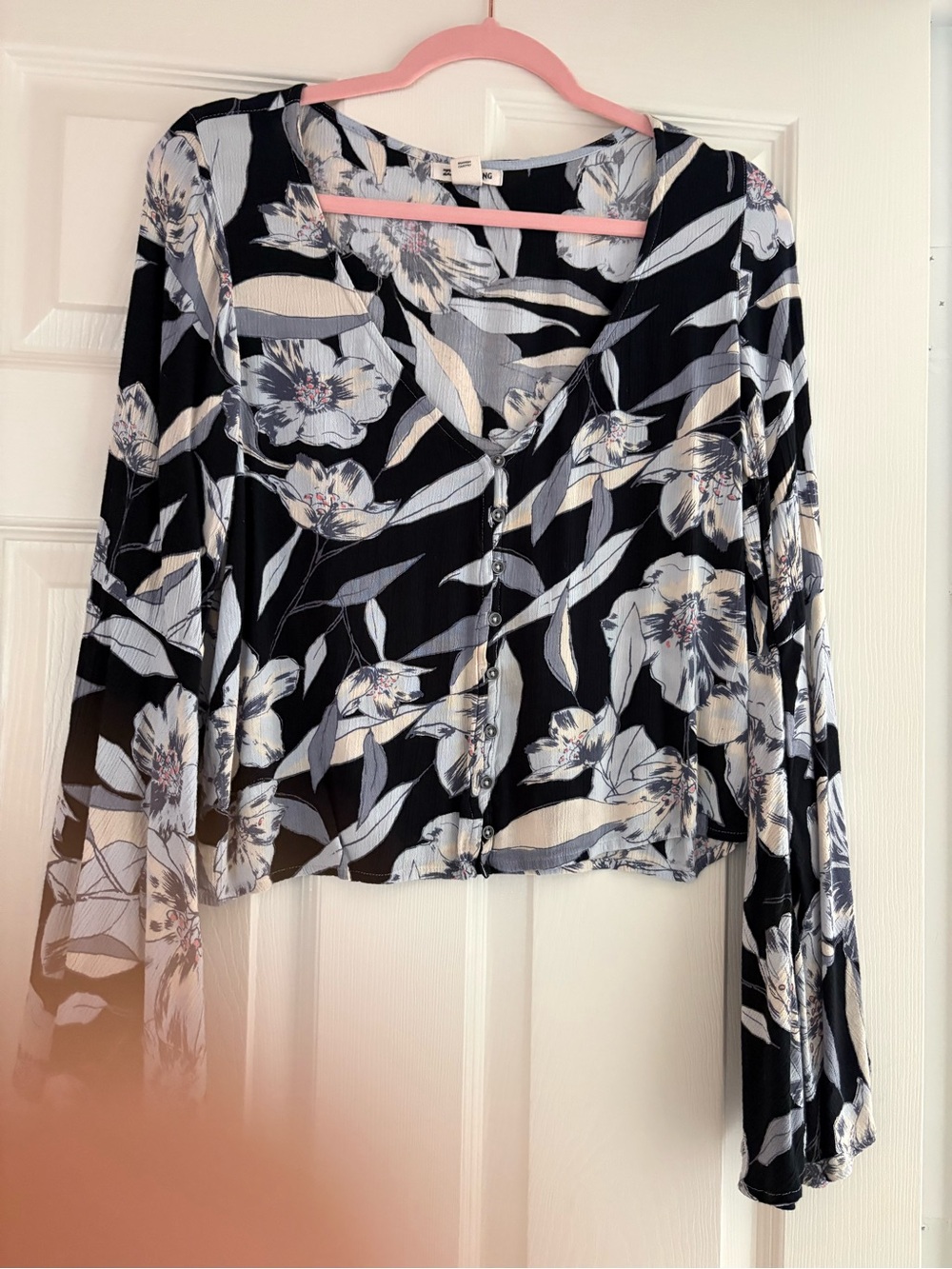 Buckle Black Floral Button-Front V-Neck Blouse